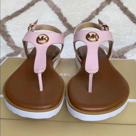 MICHAEL KORS JUDY THONG SAFFIANO POWDER BLUSH - Picture 8 of 16